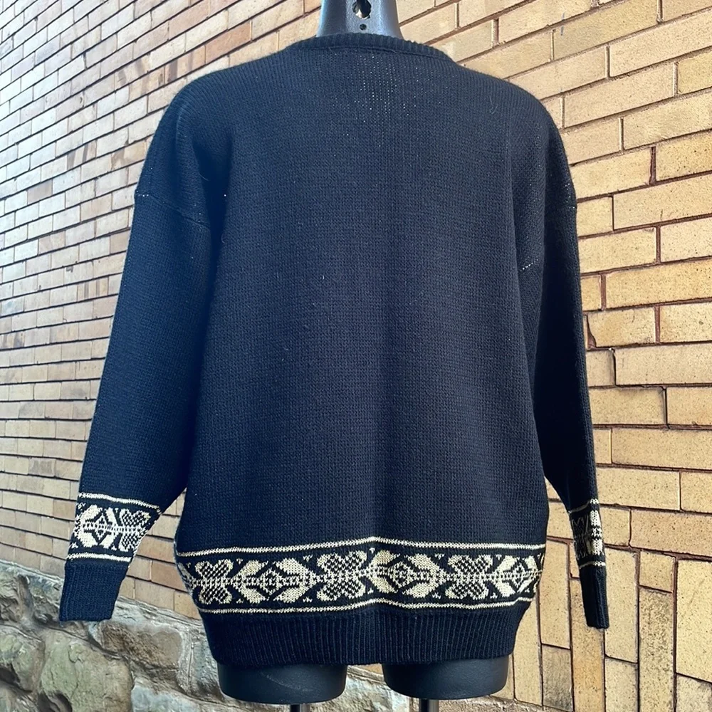 Vintage Adele Knitwear black gold metallic abstract sweater Measurements